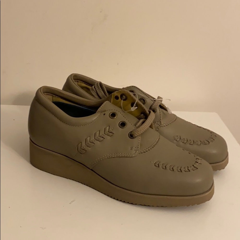 NWOT Drew orthopedic shoe Sz 6
